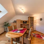 Seeuferblick - Komfortable 2-etagen-wohnung Fuer 4 Personen An Der Mueritz * Waren (Mueritz)