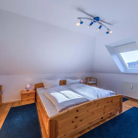 Seeuferblick - Komfortable 2-etagen-wohnung Fuer 4 Personen An Der Mueritz