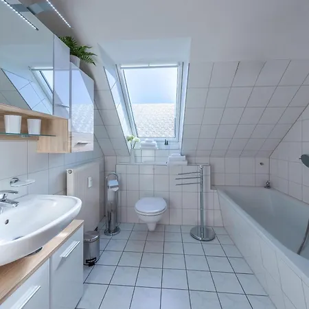 アパート Seeuferblick - Komfortable 2-etagen-wohnung Fuer 4 Personen An Der Mueritz