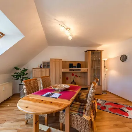 Seeuferblick - Komfortable 2-etagen-wohnung Fuer 4 Personen An Der Mueritz * ヴァーレン